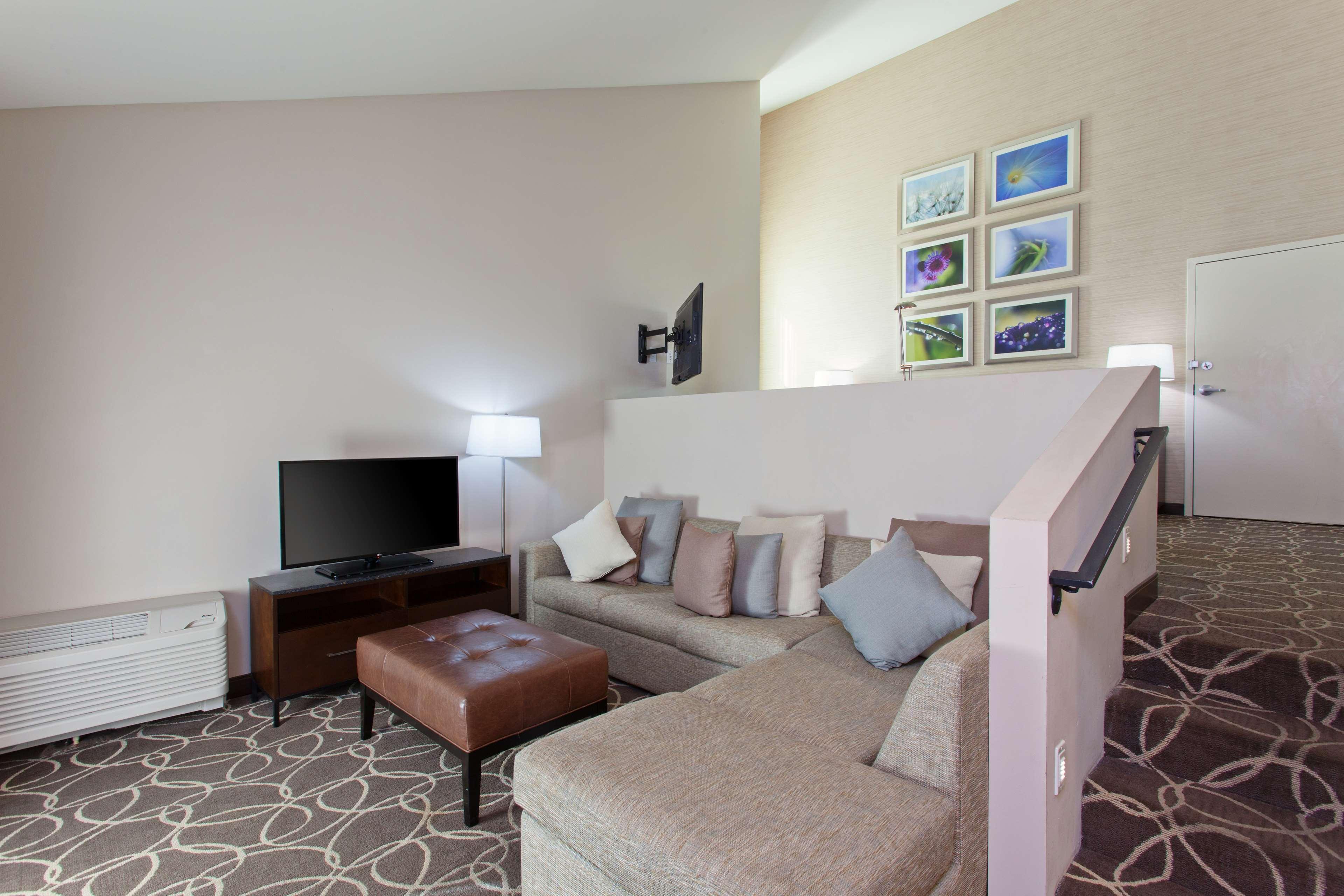 Hilton Garden Inn Los Angeles Marina Del Rey Exterior photo