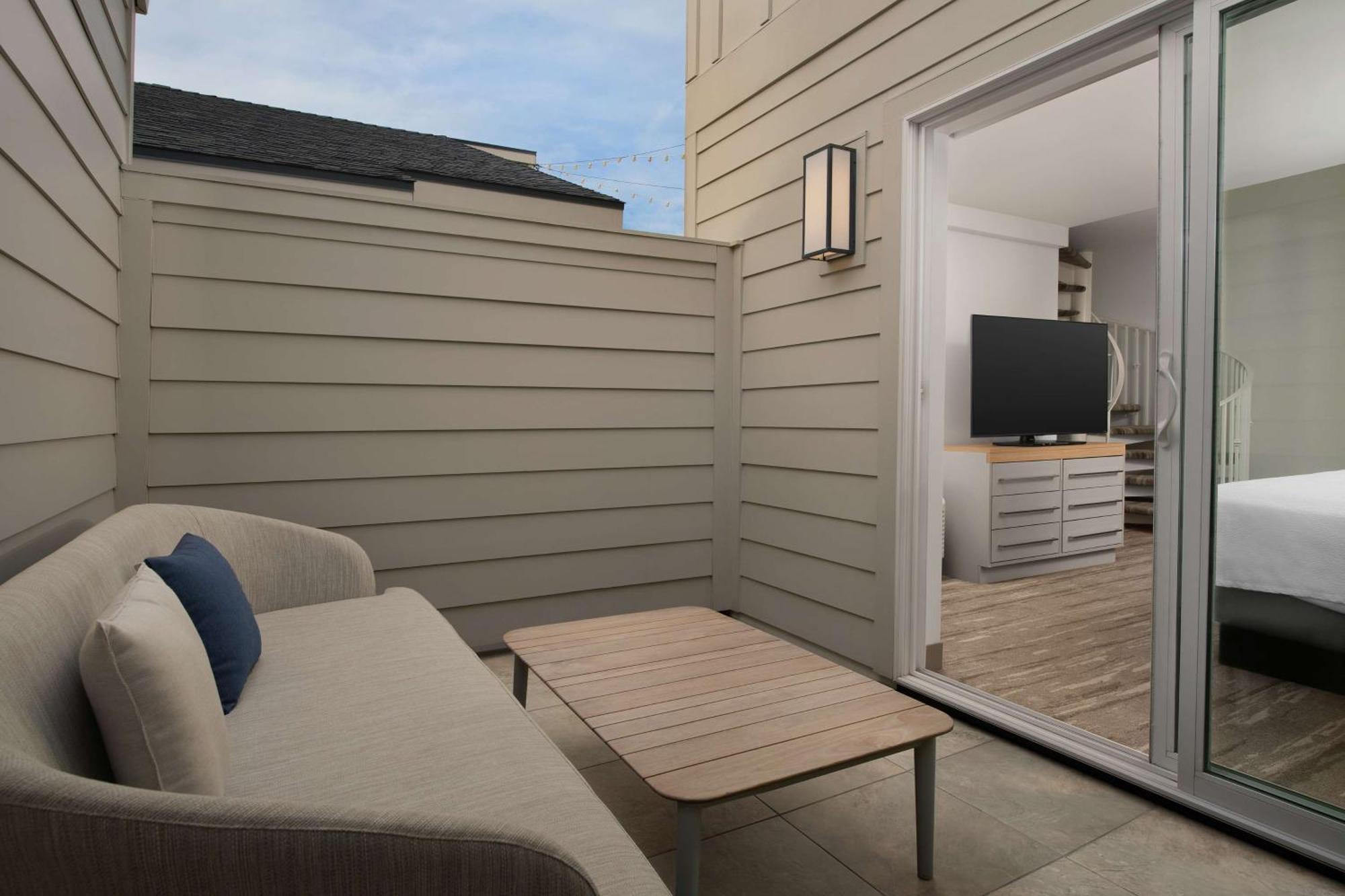 Hilton Garden Inn Los Angeles Marina Del Rey Exterior photo