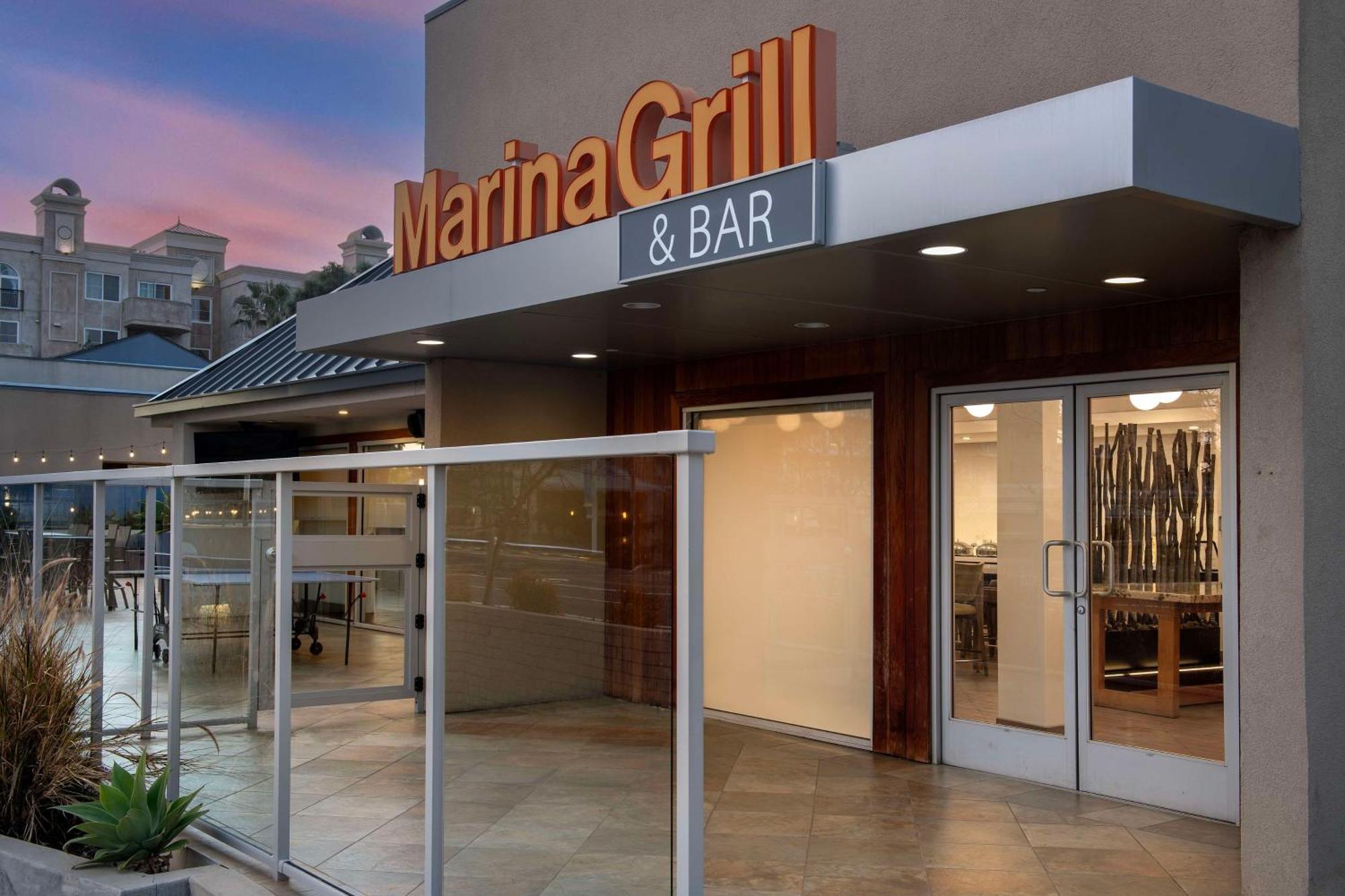 Hilton Garden Inn Los Angeles Marina Del Rey Exterior photo